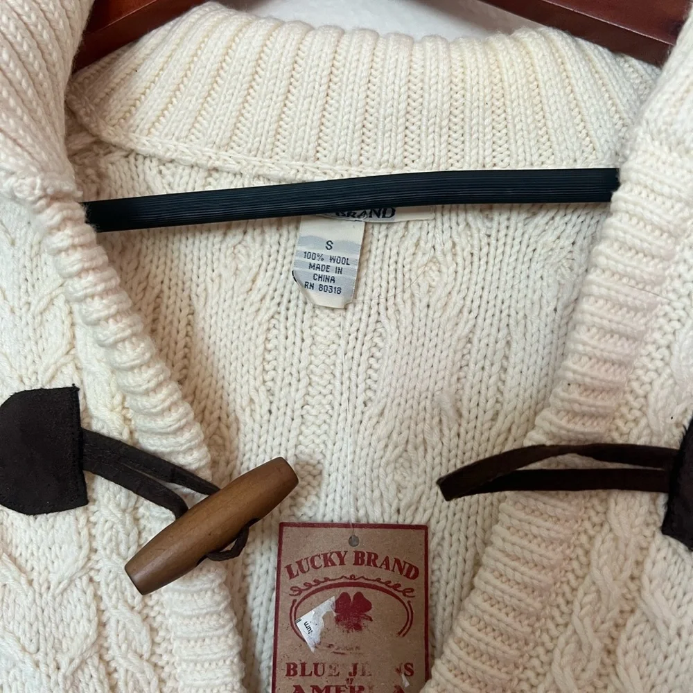Lucky Brand Cable Knit Poncho Cape fisherman Irish toggle cable cream white wool - Picture 4 of 6